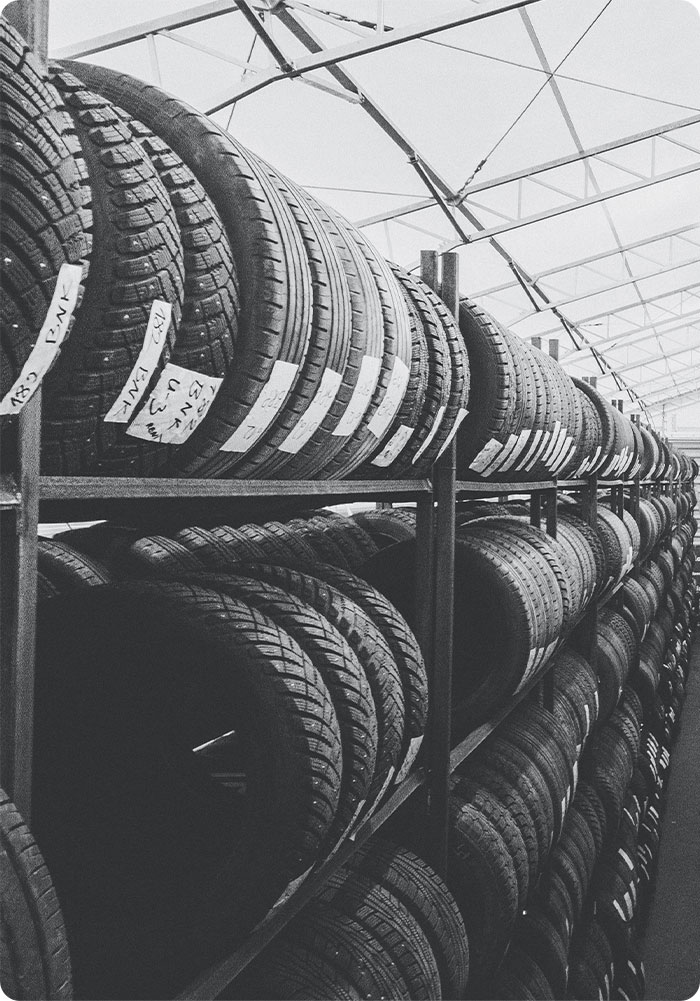 Comment choisir les bons pneus pour votre véhicule - Alex Pneu et Mécanique